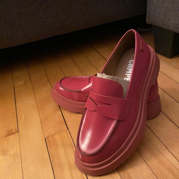Camper Shoes - Camper Loafers in Read Leather Like New